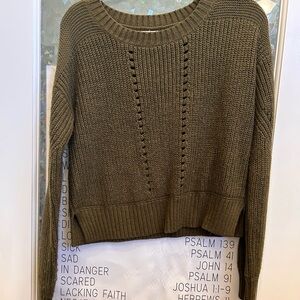 Aeropostale Green Crew Neck Sweater with Ribbed Knit (B1)